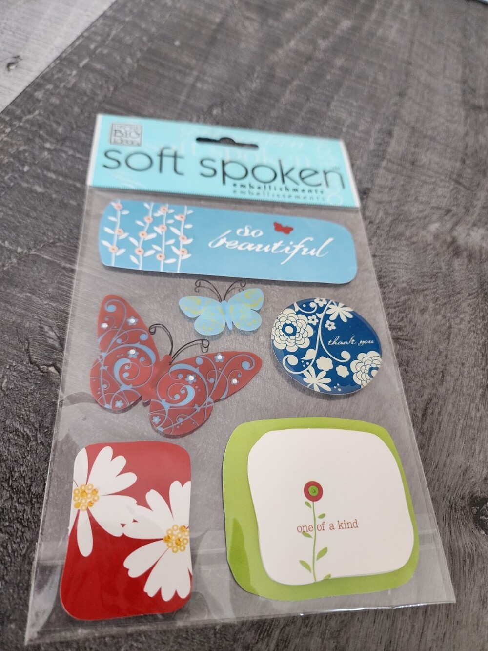 MAMBI Soft Spoken Memory Embellishments Flowers Memories Tags RETIRED New #28